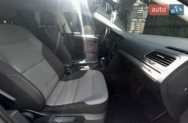Хэтчбек Volkswagen e-Golf 2015 в 