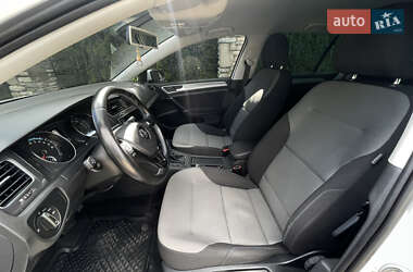 Хэтчбек Volkswagen e-Golf 2015 в 