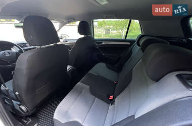 Хэтчбек Volkswagen e-Golf 2015 в 