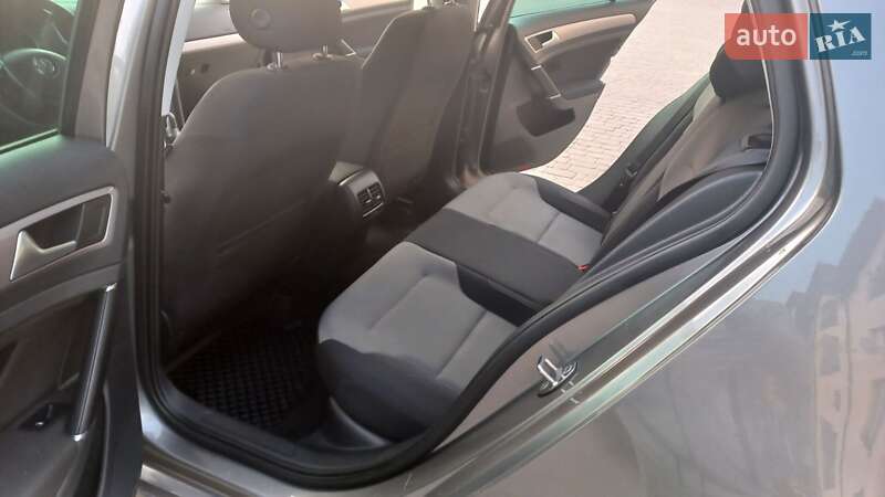 Хетчбек Volkswagen e-Golf 2014 в Рівному