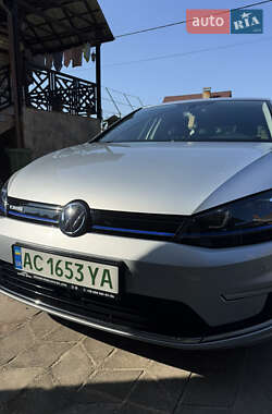 Хетчбек Volkswagen e-Golf 2015 в Ківерцях
