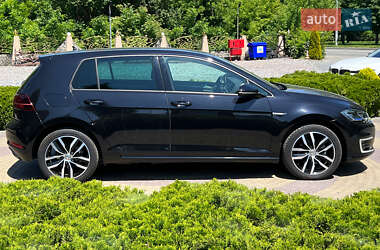 Хэтчбек Volkswagen e-Golf 2020 в 