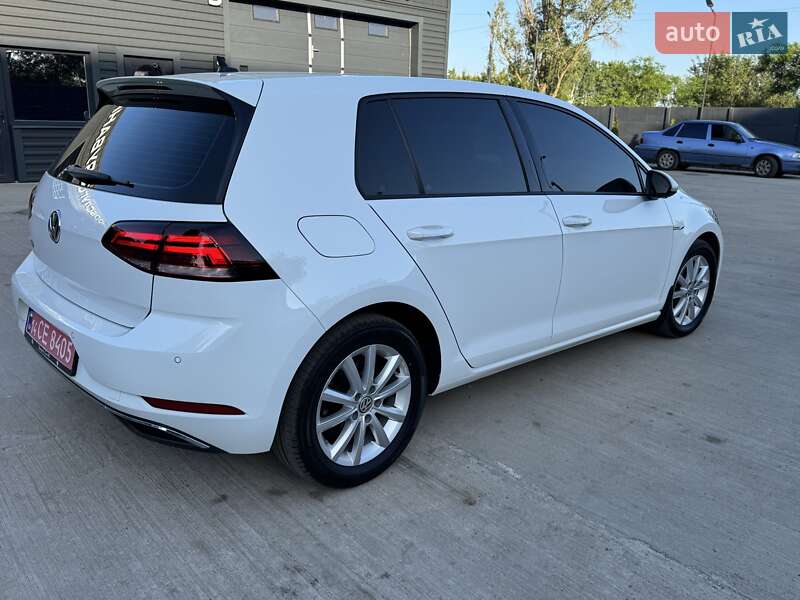 Хетчбек Volkswagen e-Golf 2017 в П'ятихатках