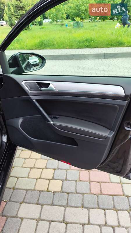 Хетчбек Volkswagen e-Golf 2016 в Львові фото 34 Хетчбек Volkswagen e-Golf 2016 в Львові