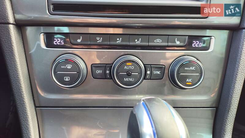 Хэтчбек Volkswagen e-Golf 2016 в Львове