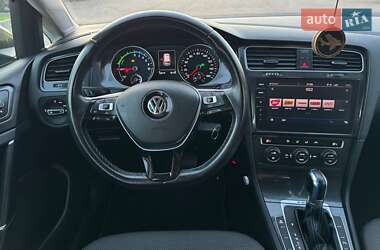 Хэтчбек Volkswagen e-Golf 2018 в 