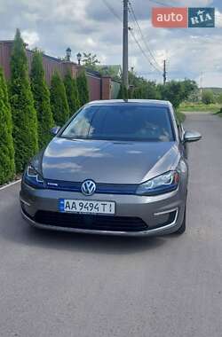 Хэтчбек Volkswagen e-Golf 2016 в Киеве