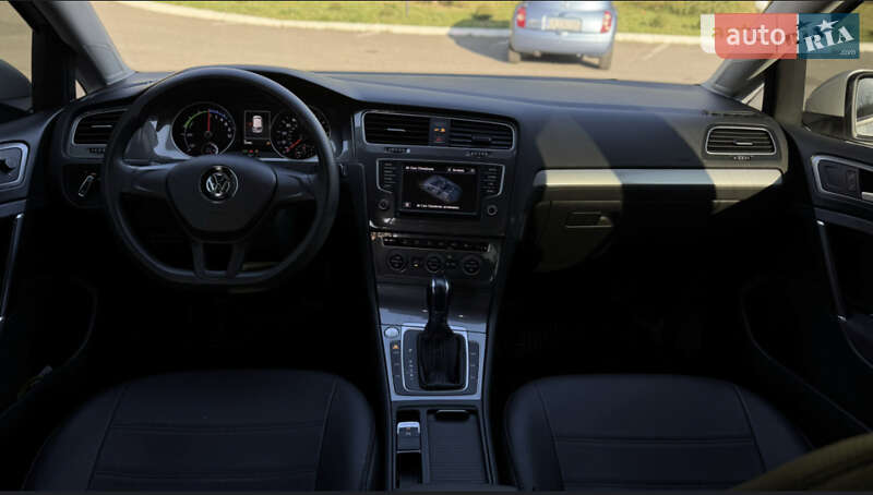 Хэтчбек Volkswagen e-Golf 2016 в Умани