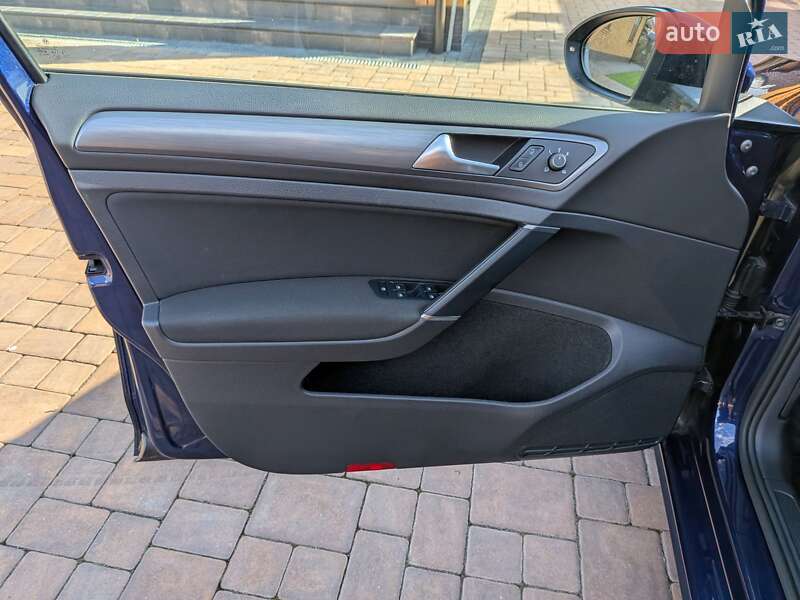 Хетчбек Volkswagen e-Golf 2020 в Луцьку
