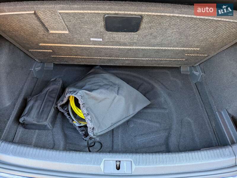 Хетчбек Volkswagen e-Golf 2020 в Луцьку