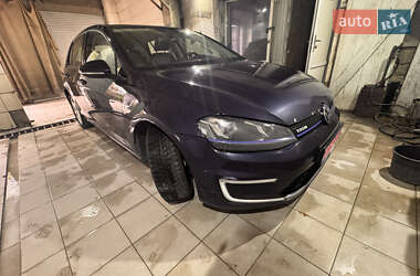 Хэтчбек Volkswagen e-Golf 2015 в Николаеве