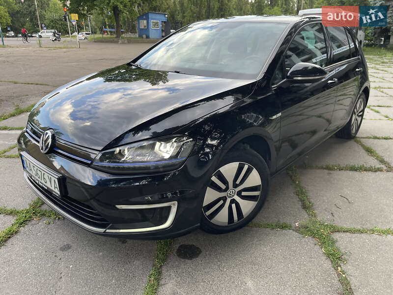 Хетчбек Volkswagen e-Golf 2015 в Києві