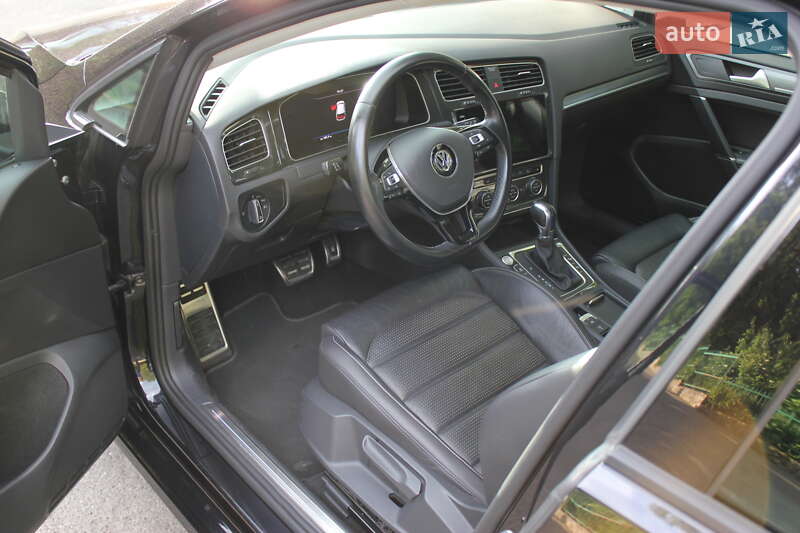 Хэтчбек Volkswagen e-Golf 2018 в Тернополе