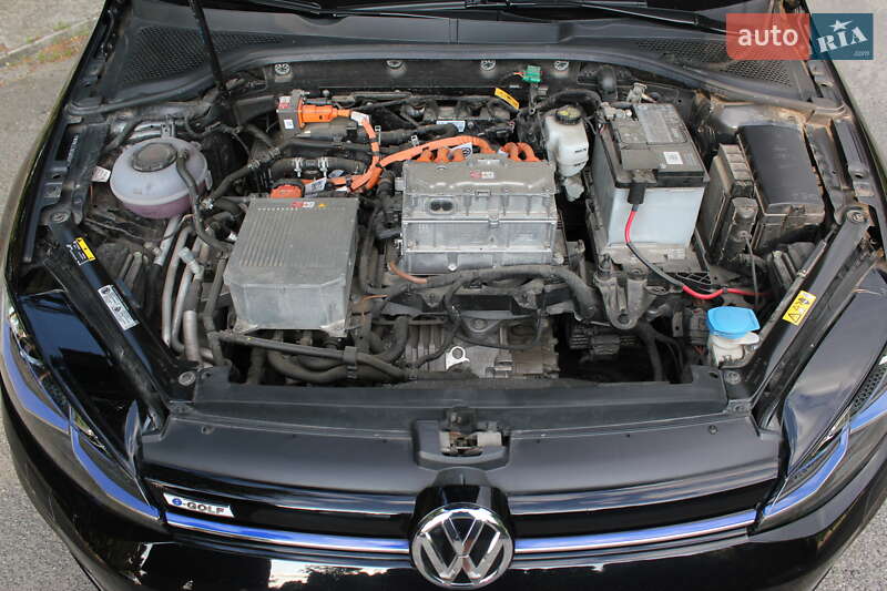 Хэтчбек Volkswagen e-Golf 2018 в Тернополе
