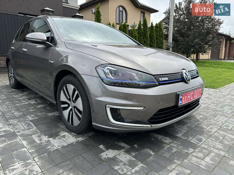 Хетчбек Volkswagen e-Golf 2015 в Києві
