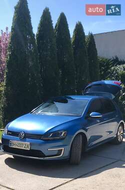 Хетчбек Volkswagen e-Golf 2014 в 