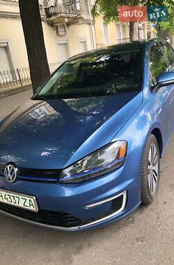 Хетчбек Volkswagen e-Golf 2014 в 
