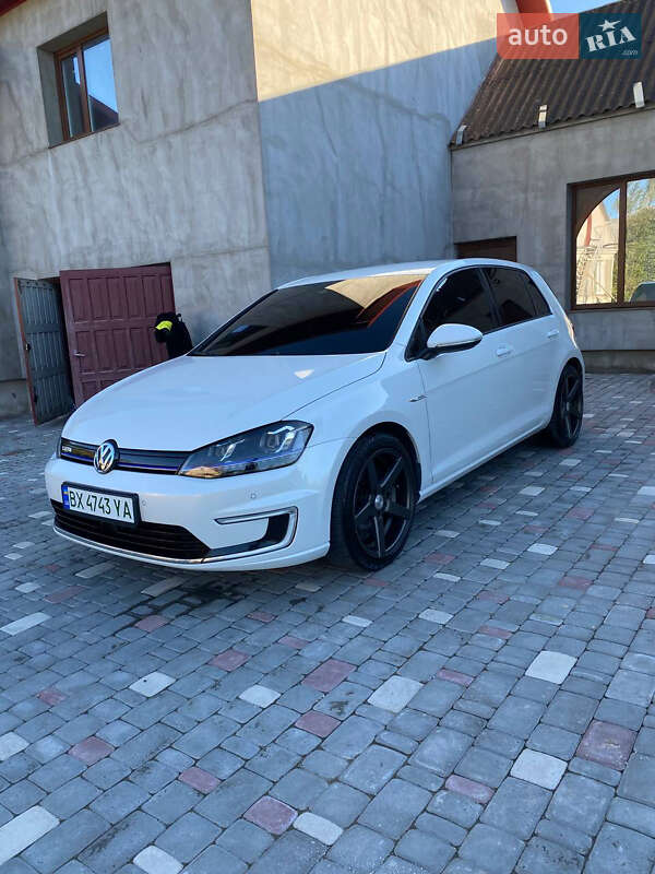 Хетчбек Volkswagen e-Golf 2015 в Кам'янець-Подільському