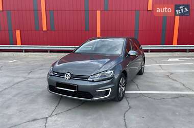 Хэтчбек Volkswagen e-Golf 2019 в Киеве