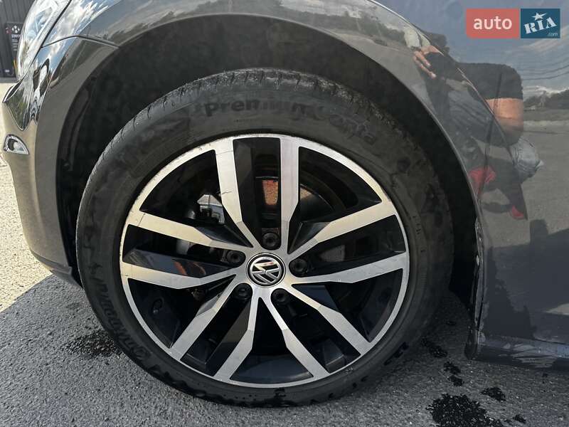 Хэтчбек Volkswagen e-Golf 2020 в Киеве