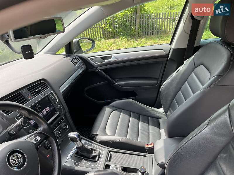 Хетчбек Volkswagen e-Golf 2015 в Коростені