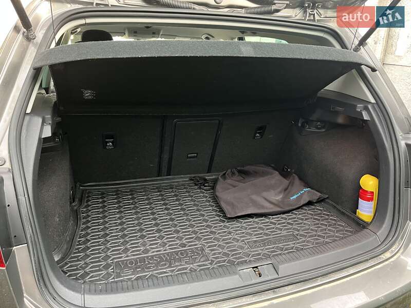 Хетчбек Volkswagen e-Golf 2015 в Коростені