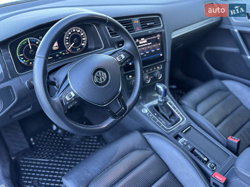 Хетчбек Volkswagen e-Golf 2017 в Рівному