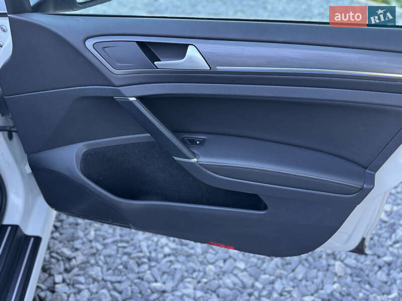 Хетчбек Volkswagen e-Golf 2017 в Рівному