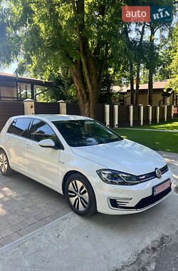 Хэтчбек Volkswagen e-Golf 2018 в Киеве