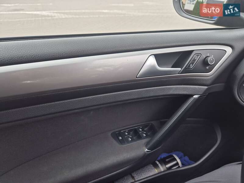 Хетчбек Volkswagen e-Golf 2014 в Вінниці