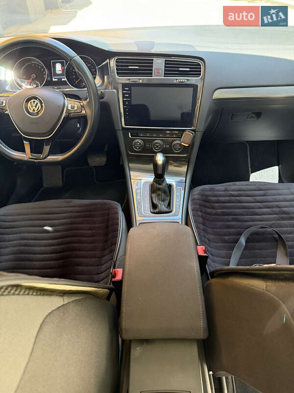 Хэтчбек Volkswagen e-Golf 2020 в Виннице