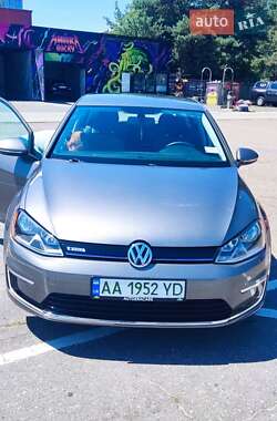 Хэтчбек Volkswagen e-Golf 2016 в Борисполе