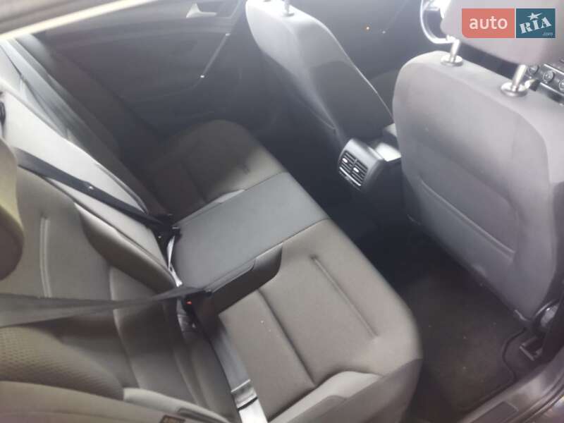 Хетчбек Volkswagen e-Golf 2020 в Комарному