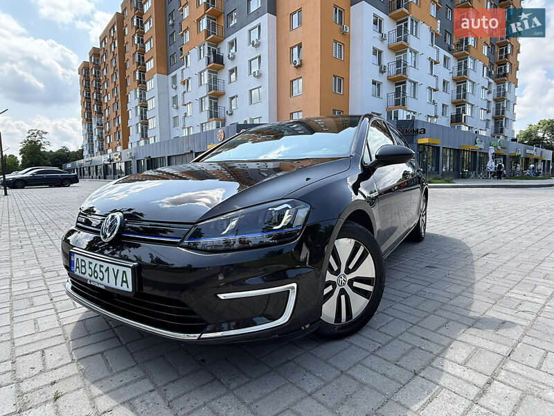 Хэтчбек Volkswagen e-Golf 2015 в Черкассах