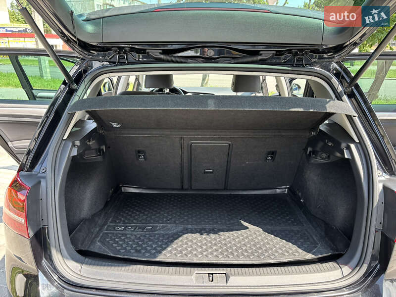 Хэтчбек Volkswagen e-Golf 2015 в Черкассах