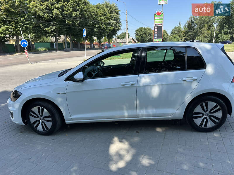 Хетчбек Volkswagen e-Golf 2017 в Житомирі