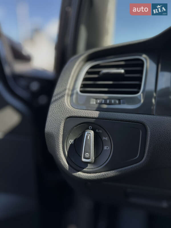 Хетчбек Volkswagen e-Golf 2018 в Виноградові