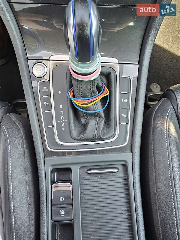 Хэтчбек Volkswagen e-Golf 2018 в Львове