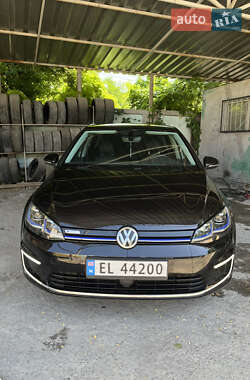 Хетчбек Volkswagen e-Golf 2017 в Дніпрі