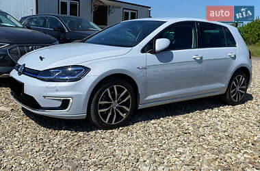 Хэтчбек Volkswagen e-Golf 2018 в 