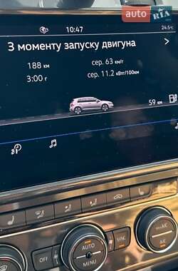 Хэтчбек Volkswagen e-Golf 2017 в 