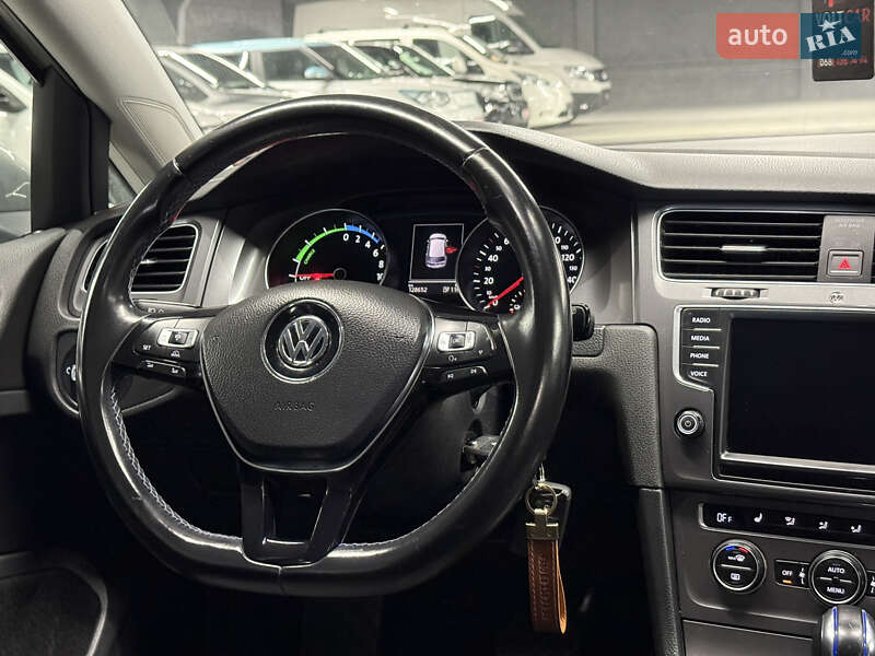 Хэтчбек Volkswagen e-Golf 2015 в Владимире