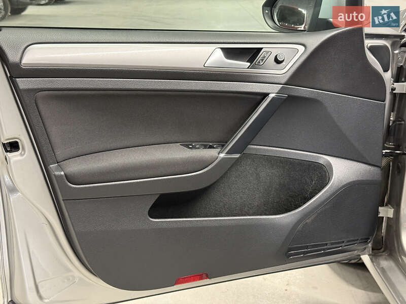 Хэтчбек Volkswagen e-Golf 2015 в Владимире