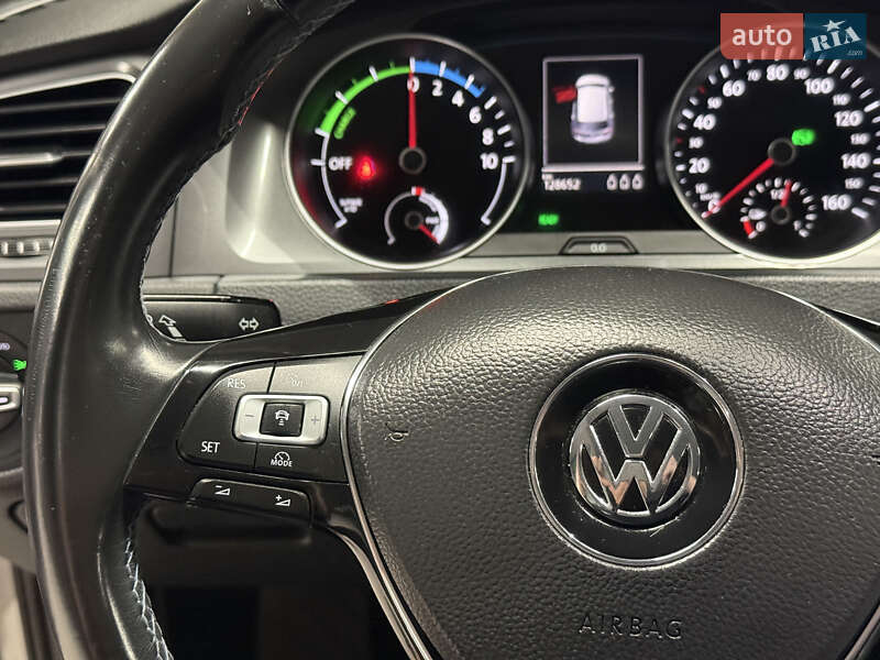Хэтчбек Volkswagen e-Golf 2015 в Владимире