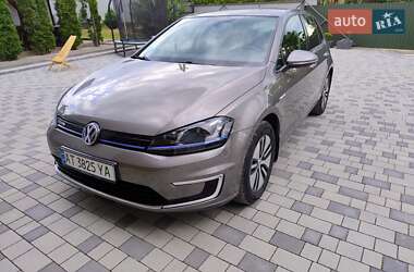 Хэтчбек Volkswagen e-Golf 2015 в Косове
