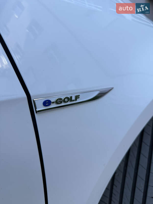 Хетчбек Volkswagen e-Golf 2015 в Шепетівці