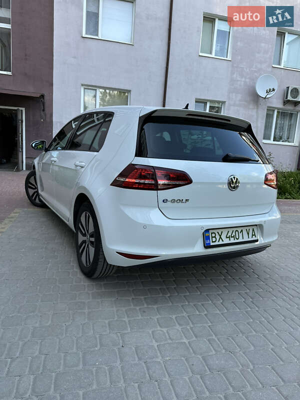 Хетчбек Volkswagen e-Golf 2015 в Шепетівці
