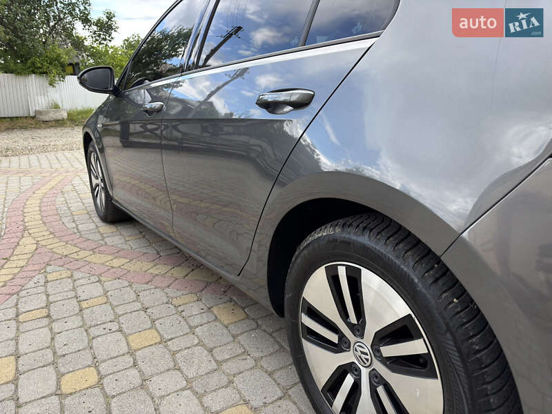 Хэтчбек Volkswagen e-Golf 2018 в Косове