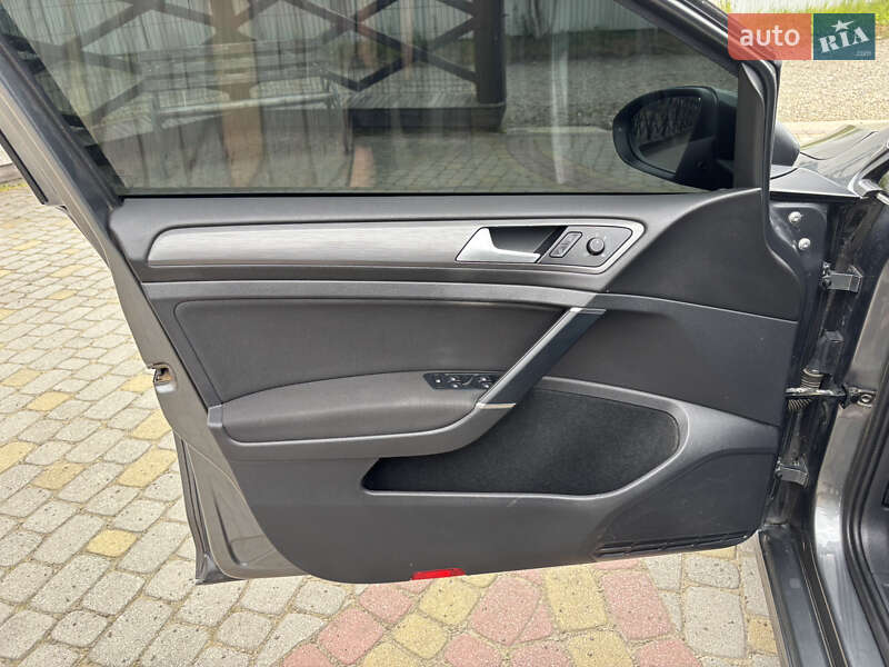 Хэтчбек Volkswagen e-Golf 2018 в Косове