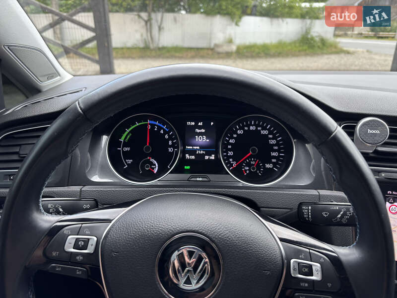 Хэтчбек Volkswagen e-Golf 2018 в Косове